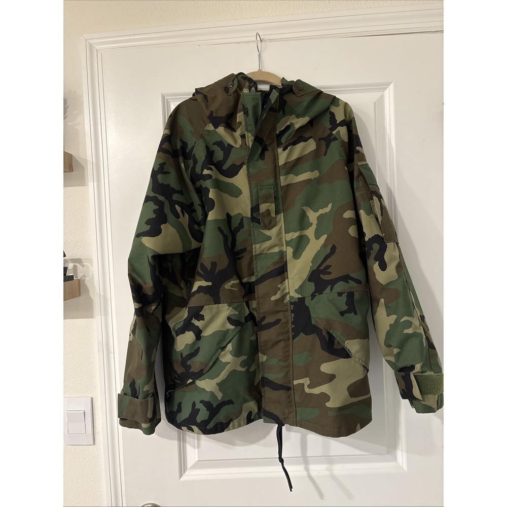 Gore-Tex Cold Weather Parka Woodland Camouflage Military Medium Short